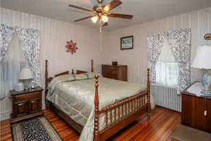 18 Ledyard St, Newport, RI 02840 - Photo 25