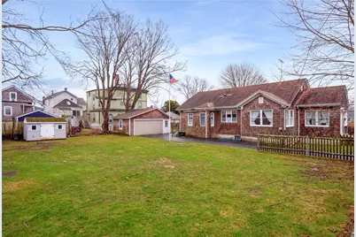 18 Ledyard Street, Newport, RI 02840 - Photo 3