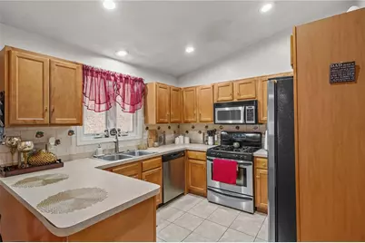 155 De Pinedo Street, Providence, RI 02904 - Photo 9