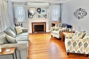 33 Rose Hill Dr, Cranston, RI 02920 - Photo 9