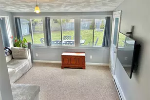 33 Rose Hill Dr, Cranston, RI 02920 - Photo 3