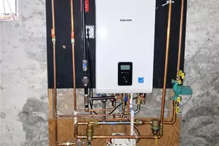 2 Bernon St, Providence, RI 02908 - Photo 29