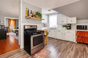 2 Bernon St, Providence, RI 02908 - Photo 11