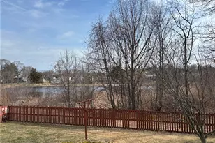 46 Lake Garden Dr, Cranston, RI 02920 - Photo 3