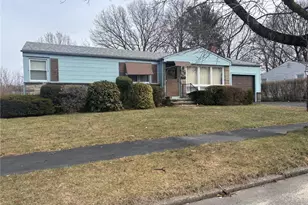 46 Lake Garden Dr, Cranston, RI 02920 - Photo 1