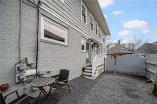 422 Wayland Ave, Providence, RI 02906 - Photo 3