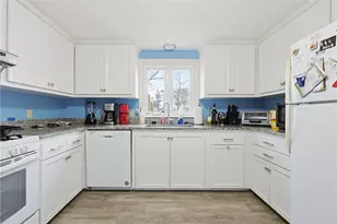 37 Knowles Dr, Warwick, RI 02888 - Photo 13