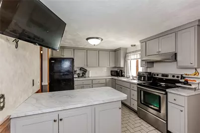 60 Ruskin Avenue, Woonsocket, RI 02895 - Photo 5