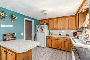 60 Ruskin Ave, Woonsocket, RI 02895 - Photo 17