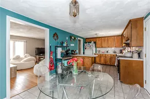 60 Ruskin Ave, Woonsocket, RI 02895 - Photo 19