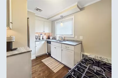 10 Brayton Avenue, East Providence, RI 02916 - Photo 9