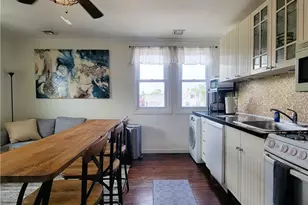 11 Hammond St, Newport, RI 02840 - Photo 1