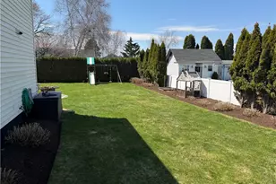 433 Metacom Ave, Bristol, RI 02809 - Photo 7