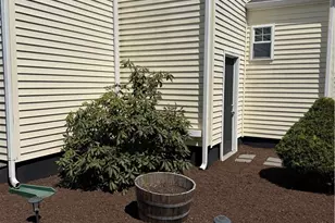 433 Metacom Ave, Bristol, RI 02809 - Photo 5