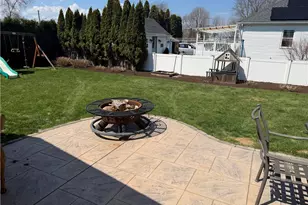 433 Metacom Ave, Bristol, RI 02809 - Photo 3