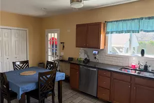 433 Metacom Ave, Bristol, RI 02809 - Photo 13