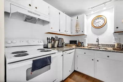 66 Girard Avenue #311, Newport, RI 02840 - Photo 9