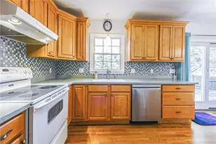 20 King Philip Rd, Narragansett, RI 02882 - Photo 7