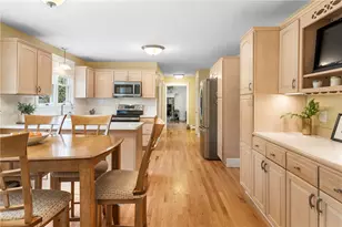 147 Francis Horn Dr, South Kingstown, RI 02881 - Photo 9