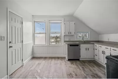 123 Radcliffe Avenue #3rd floor, Providence, RI 02908 - Photo 5