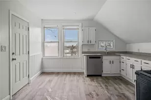 123 Radcliffe Ave, Providence, RI 02908 - Photo 5