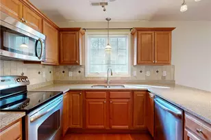 101 Village Green Cir, Coventry, RI 02816 - Photo 5