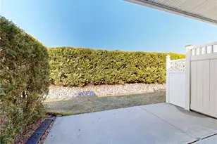 101 Village Green Cir, Coventry, RI 02816 - Photo 31