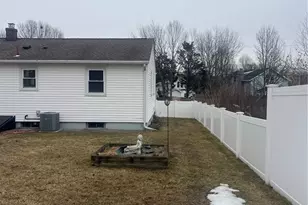 33 Van Buren St, Warwick, RI 02888 - Photo 11