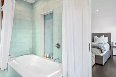 592 Tuckerman Avenue, Middletown, RI 02842 - Photo 9