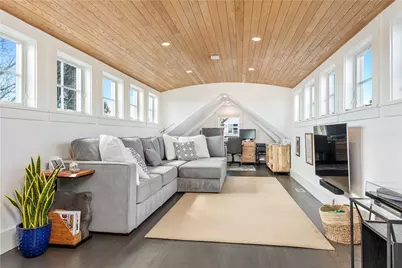 592 Tuckerman Avenue, Middletown, RI 02842 - Photo 13