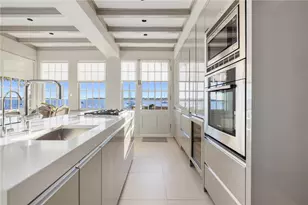 221 Hope St, Bristol, RI 02809 - Photo 25