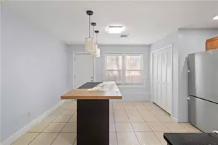 102 Dixon St, Providence, RI 02907 - Photo 7