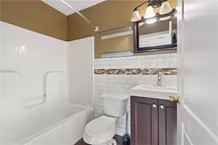 102 Dixon St, Providence, RI 02907 - Photo 13