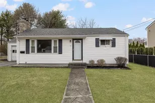 16 Vista Dr, Lincoln, RI 02865 - Photo 1