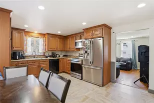 62 Hillcrest Ave, Pawtucket, RI 02860 - Photo 11