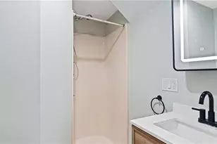 629 Thames St, Newport, RI 02840 - Photo 17