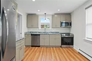 629 Thames St, Newport, RI 02840 - Photo 11