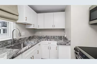 629 Thames Street, Newport, RI 02840 - Photo 17