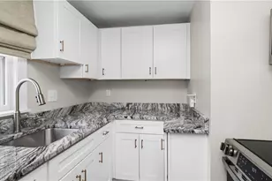 629 Thames St, Newport, RI 02840 - Photo 17