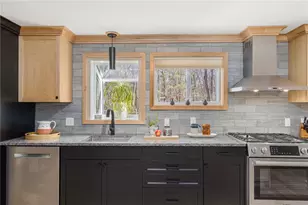 70 Lindley Ave, North Kingstown, RI 02852 - Photo 9