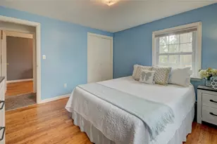 86 Lawndale Dr, Warwick, RI 02818 - Photo 13