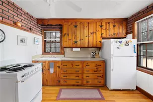 15 11th St, Providence, RI 02906 - Photo 9