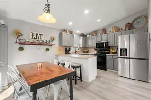 51 Cove Ave, Barrington, RI 02806 - Photo 3