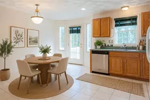 21 Hyde Ave, Pawtucket, RI 02861 - Photo 9