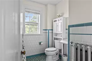 36 Kay St, Newport, RI 02840 - Photo 21