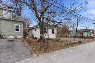 31 Oakhurst Ave, Warwick, RI 02889 - Photo 17