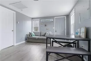 31 Oakhurst Ave, Warwick, RI 02889 - Photo 5