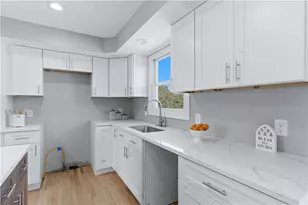 101 Windstone Dr, Portsmouth, RI 02871 - Photo 5