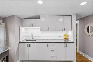 86 Rochambeau Ave, Providence, RI 02906 - Photo 9