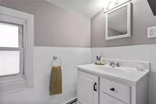 86 Rochambeau Ave, Providence, RI 02906 - Photo 27